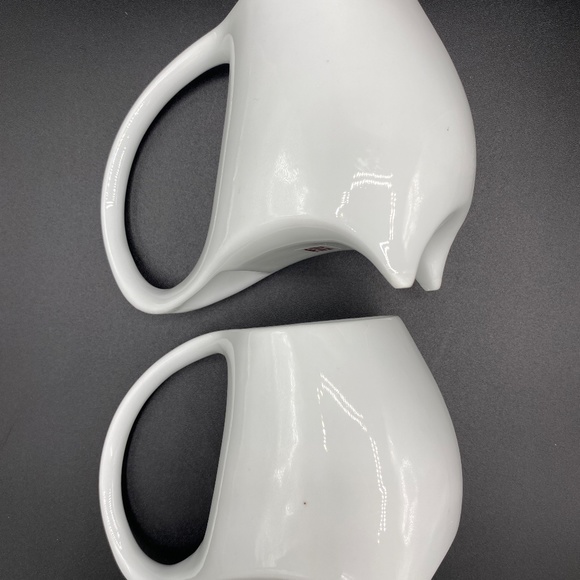 Coffee cups x 2 white porcelain, large loop handle, 2 feet. Perfect condition. - Picture 2 of 6